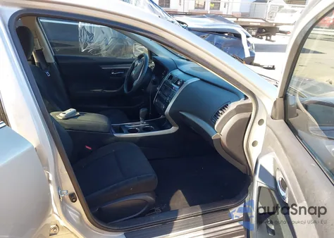 2015 Nissan Altima 2.5 S из США, поврежденный, VIN 1N4AL3AP1FC223797